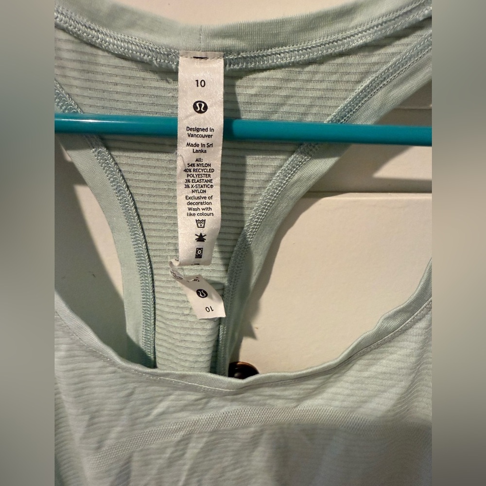 Lululemon size 10 racer back workout tank - Picture 3 of 3